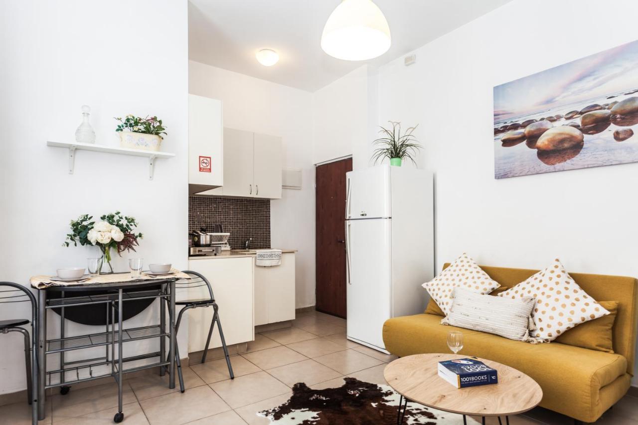 Sweet Home On The Beach Tel Aviv Exterior photo