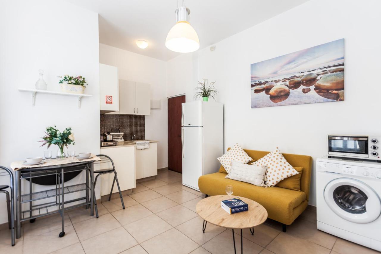Sweet Home On The Beach Tel Aviv Exterior photo