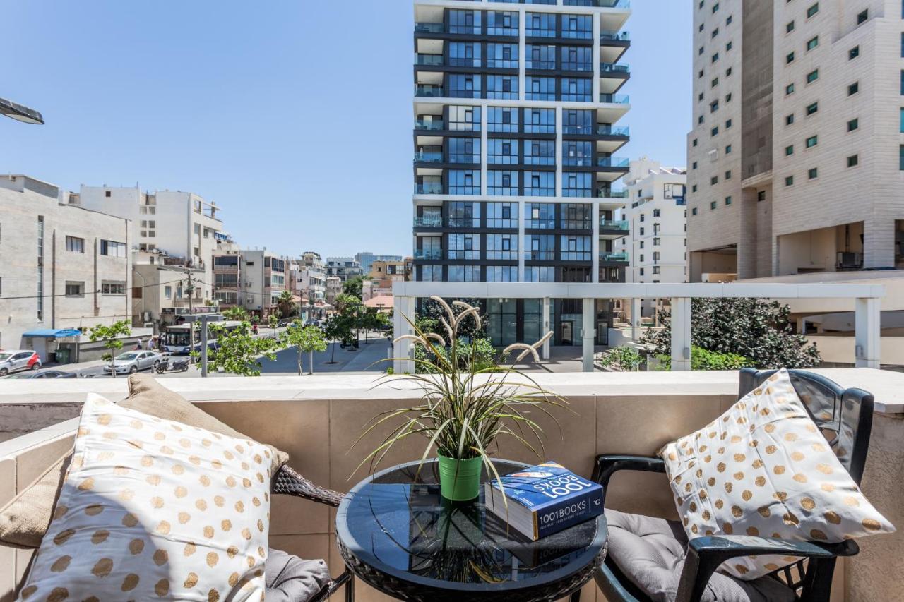 Sweet Home On The Beach Tel Aviv Exterior photo