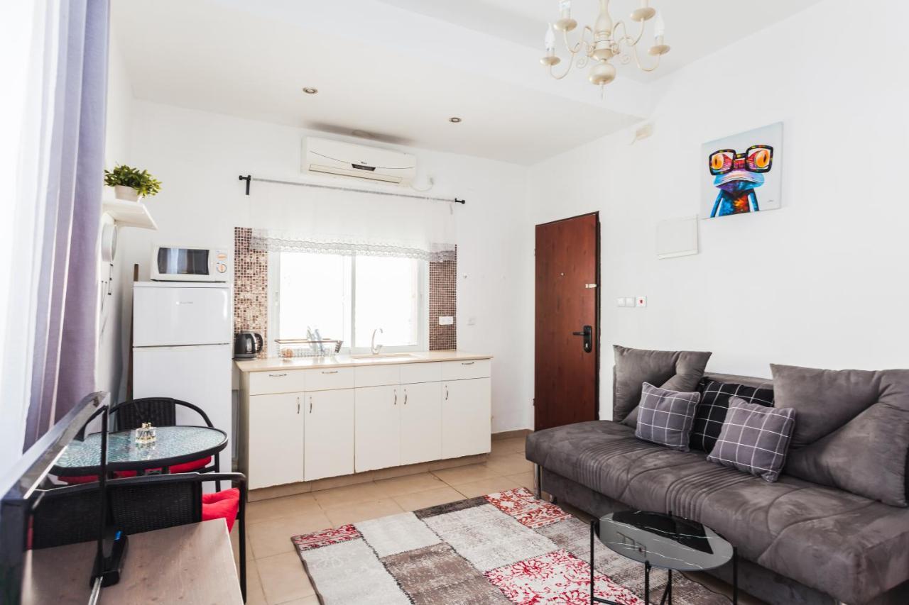 Sweet Home On The Beach Tel Aviv Exterior photo