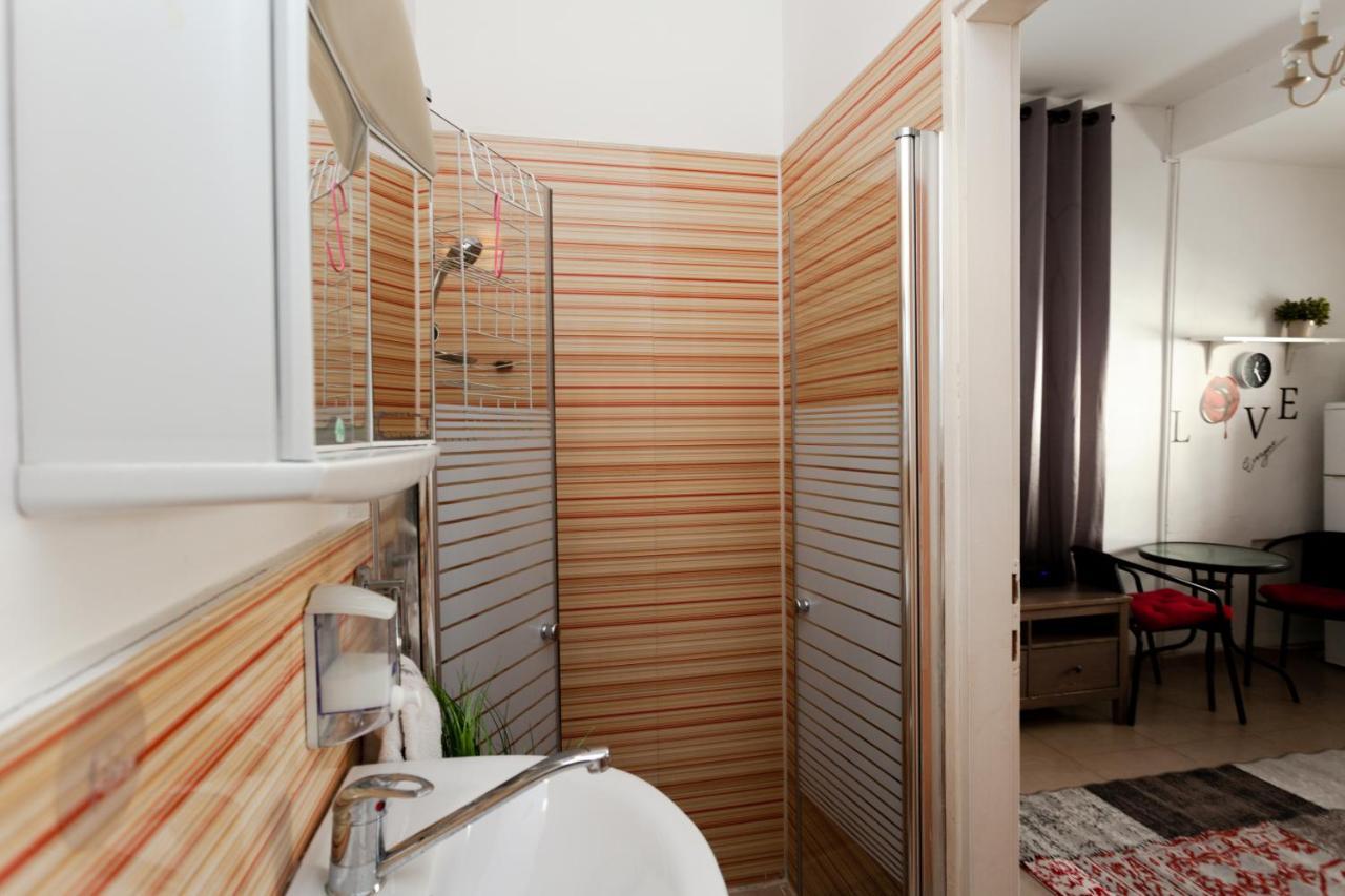 Sweet Home On The Beach Tel Aviv Exterior photo