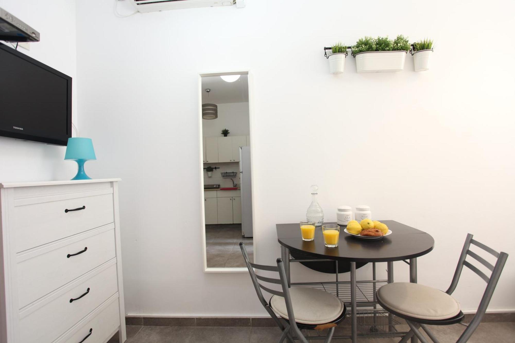 Sweet Home On The Beach Tel Aviv Exterior photo